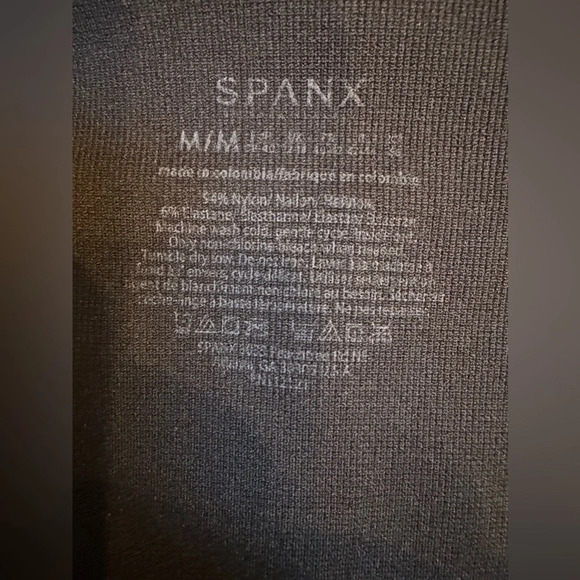 Spanx Women's Pull On Leggings Slimming Seamless Black SZ Medium  Nylon Blend - Picture 4 of 4